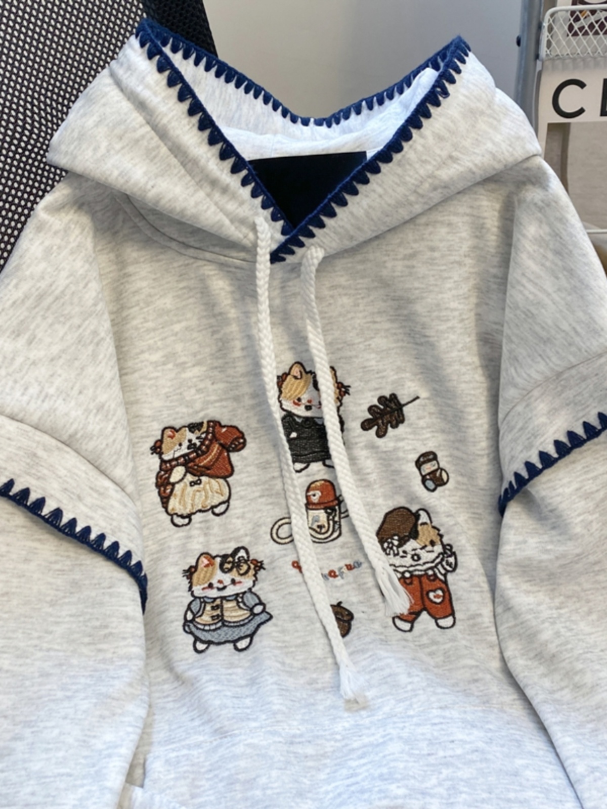 Kawaii  Embroidery Fleece Hood - đánh giá và giá Embroidery Jacket
